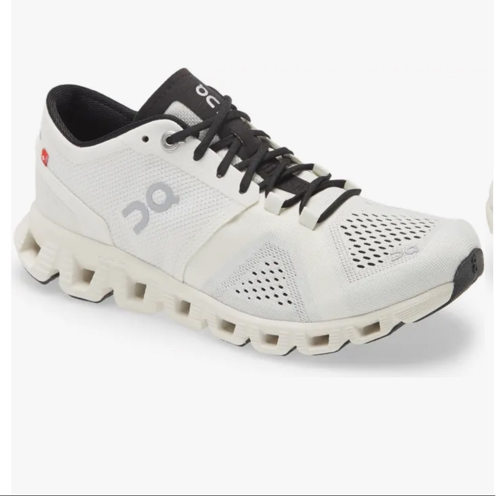 On running cloud X white black 9